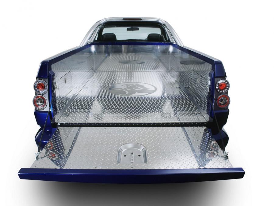  Holden SST Concept 2004 года  (фото 4 из 7)
